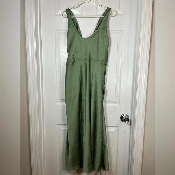 green emerald velvet dress Abercrombie & Fitch Satin Dress Green, XLT main image 0